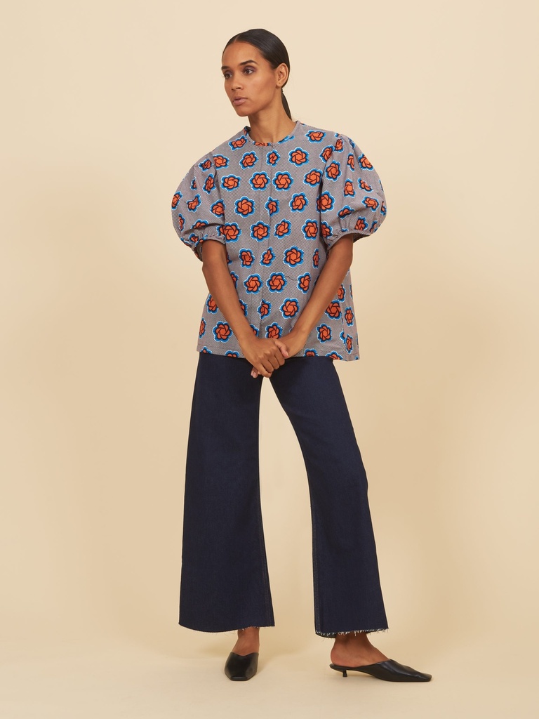 BLOUSE w. Puffer Sleeves