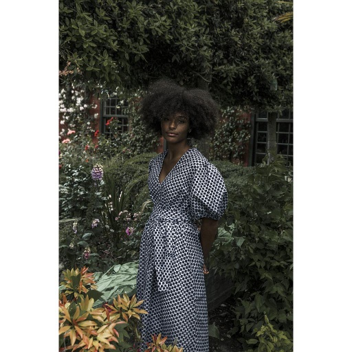 [S116F115C04] V-Neck Dress w.Buttons and Puffer Sleeves